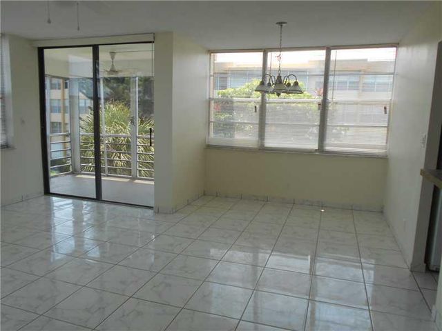 2731 TAFT Street 309, Hollywood, FL 33020