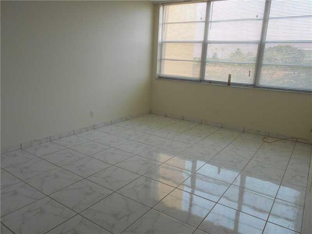 2731 TAFT Street 309, Hollywood, FL 33020