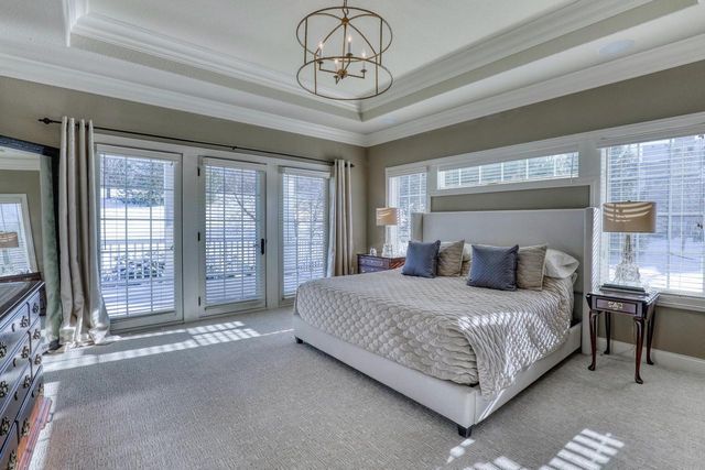 1196 Mary Hill CIRCLE, Hartland, WI 53029