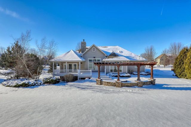 1196 Mary Hill CIRCLE, Hartland, WI 53029