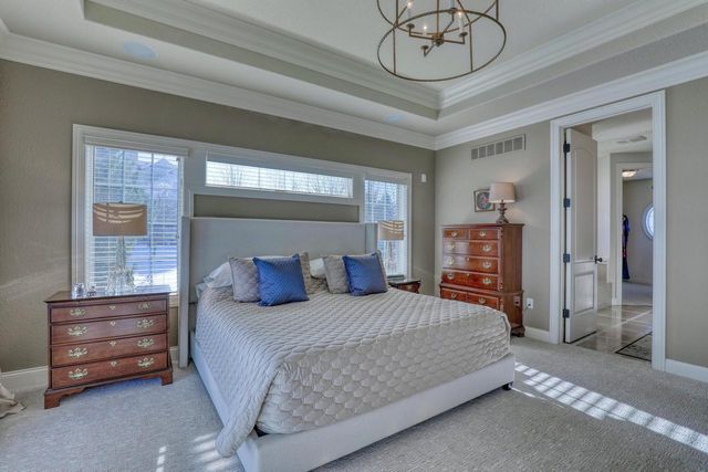 1196 Mary Hill CIRCLE, Hartland, WI 53029