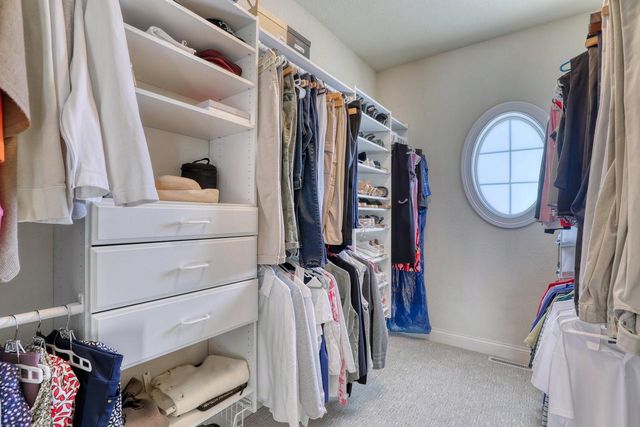 1196 Mary Hill CIRCLE, Hartland, WI 53029