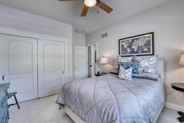 1196 Mary Hill CIRCLE, Hartland, WI 53029