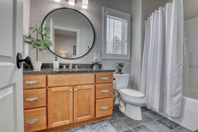 1196 Mary Hill CIRCLE, Hartland, WI 53029