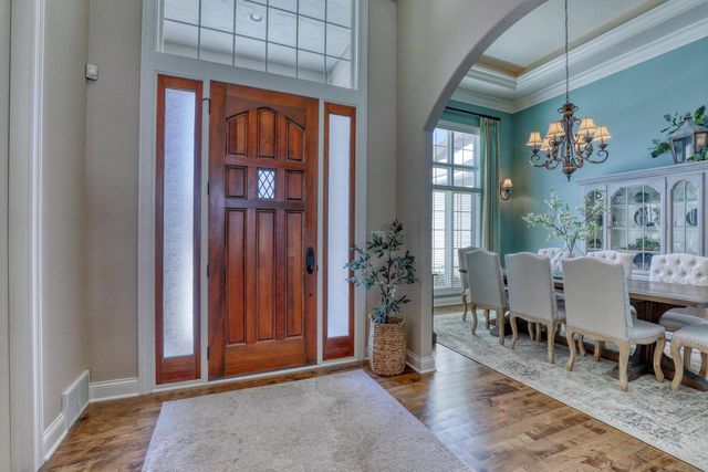 1196 Mary Hill CIRCLE, Hartland, WI 53029