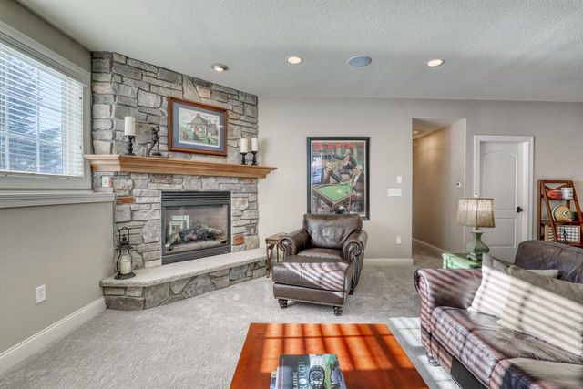 1196 Mary Hill CIRCLE, Hartland, WI 53029