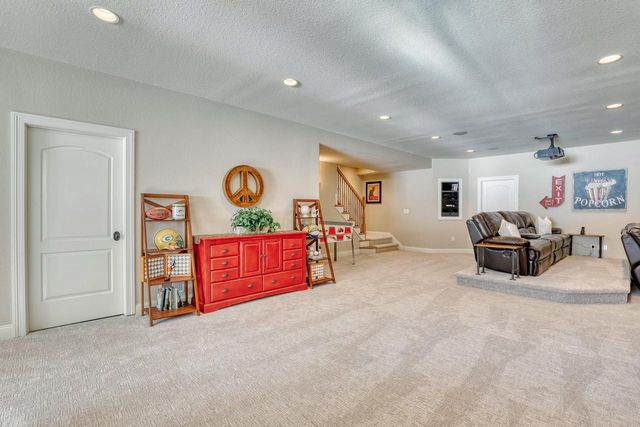 1196 Mary Hill CIRCLE, Hartland, WI 53029