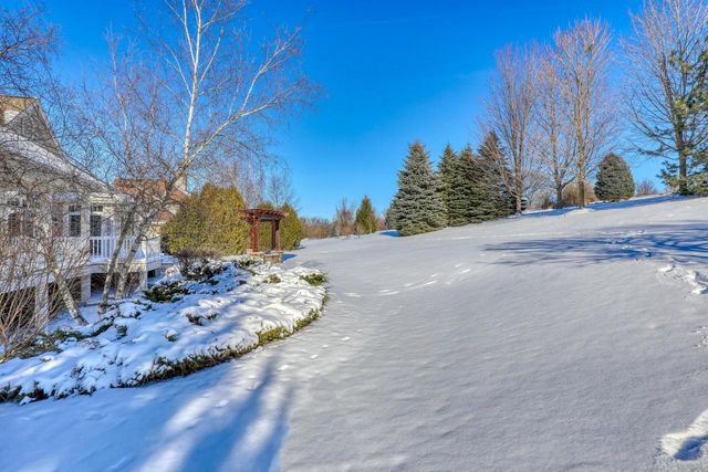 1196 Mary Hill CIRCLE, Hartland, WI 53029