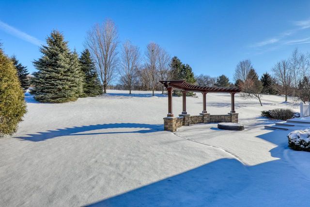 1196 Mary Hill CIRCLE, Hartland, WI 53029