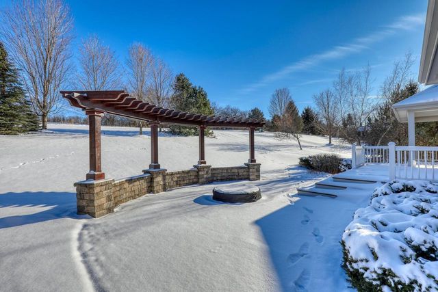 1196 Mary Hill CIRCLE, Hartland, WI 53029