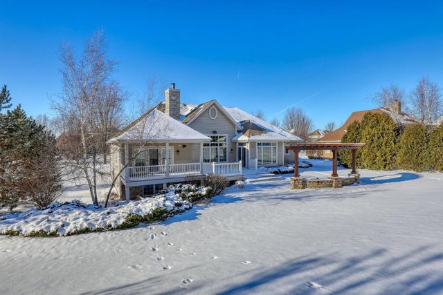 1196 Mary Hill CIRCLE, Hartland, WI 53029