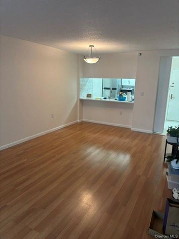25 Rockledge Avenue 517, White Plains, NY 10601