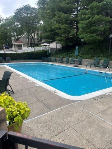 25 Rockledge Avenue 517, White Plains, NY 10601
