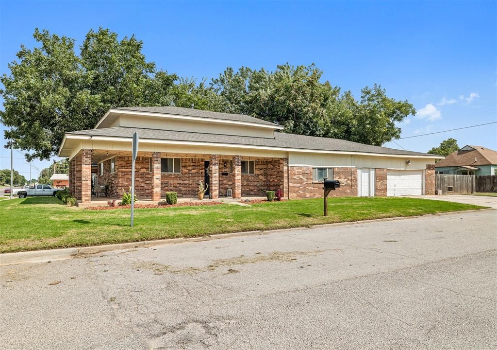 400 N Choctaw Avenue, El Reno, OK 73036