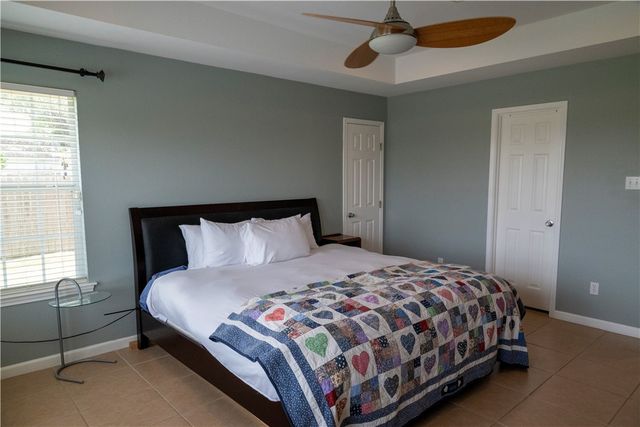 2562 Big Oak Lane, Ingleside, TX 78362