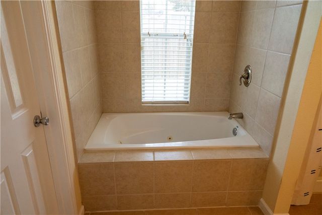 2562 Big Oak Lane, Ingleside, TX 78362