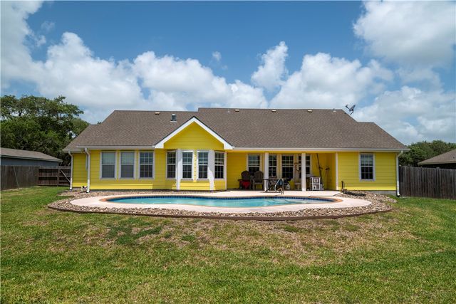 2562 Big Oak Lane, Ingleside, TX 78362