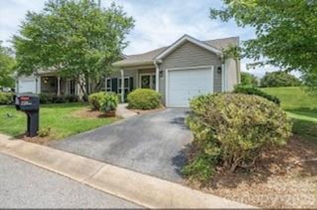 40 Olde Covington Way, Arden, NC 28704