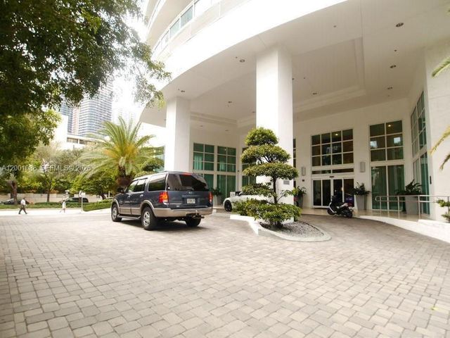 951 Brickell Ave 2608, Miami, FL 33131