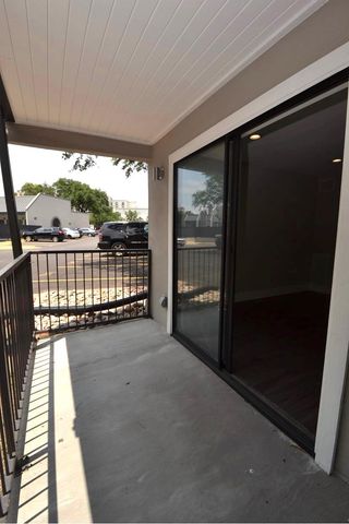 935 La Posada DR 141, Austin, TX 78752
