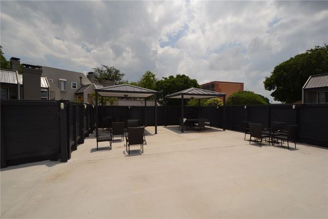 935 La Posada DR 141, Austin, TX 78752