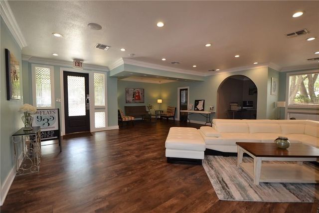 935 La Posada DR 141, Austin, TX 78752