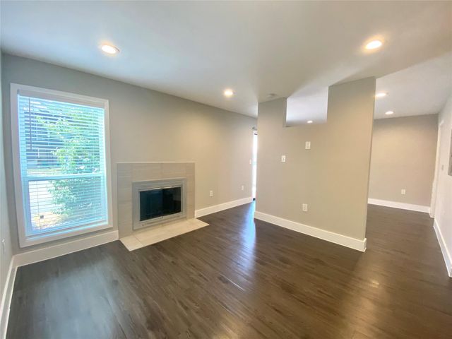 935 La Posada DR 141, Austin, TX 78752