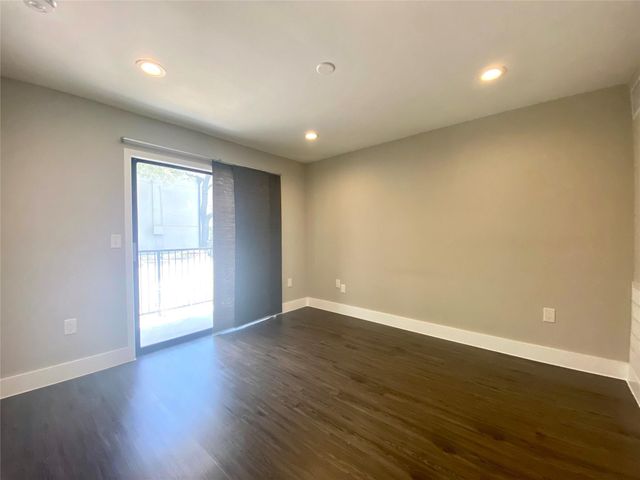 935 La Posada DR 141, Austin, TX 78752