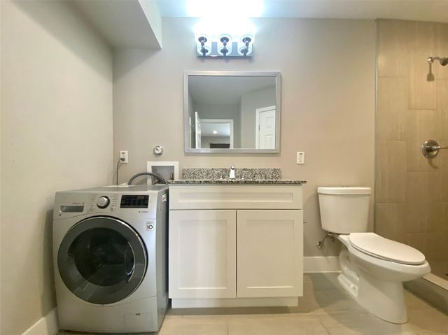 935 La Posada DR 141, Austin, TX 78752