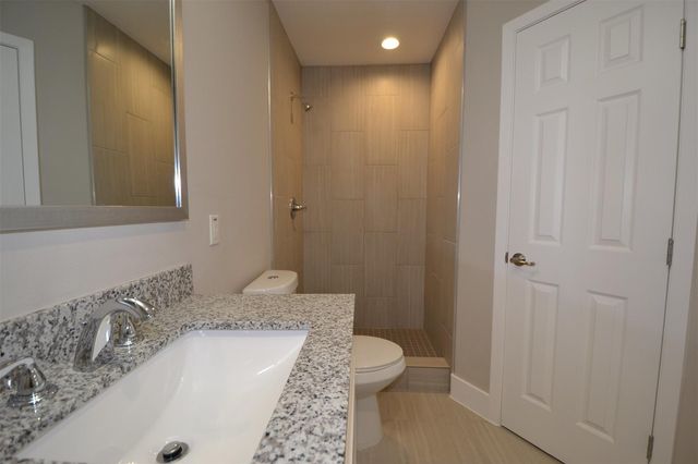 935 La Posada DR 141, Austin, TX 78752