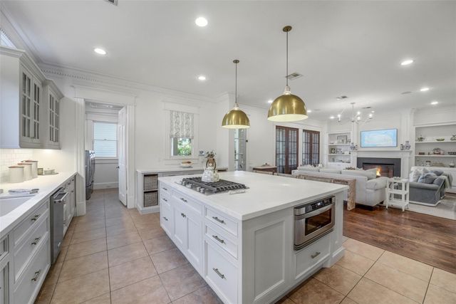 1022 Arlington Street, Houston, TX 77008