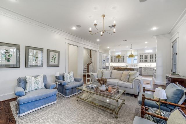 1022 Arlington Street, Houston, TX 77008