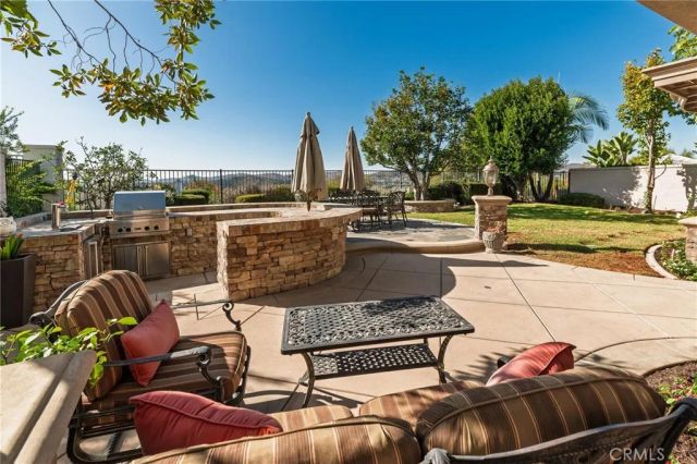 27 Running Brook Dr, Coto De Caza, CA 92679