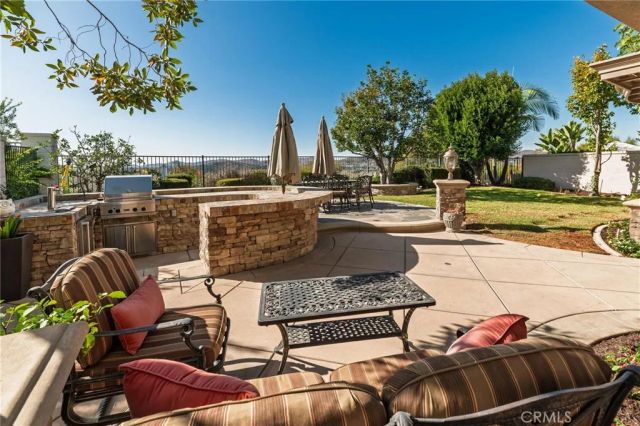 27 Running Brook Dr, Coto De Caza, CA 92679