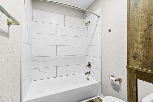 21 Red Oak Circle, Point Blank, TX 77364