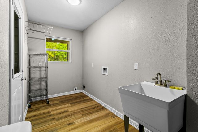 21 Red Oak Circle, Point Blank, TX 77364