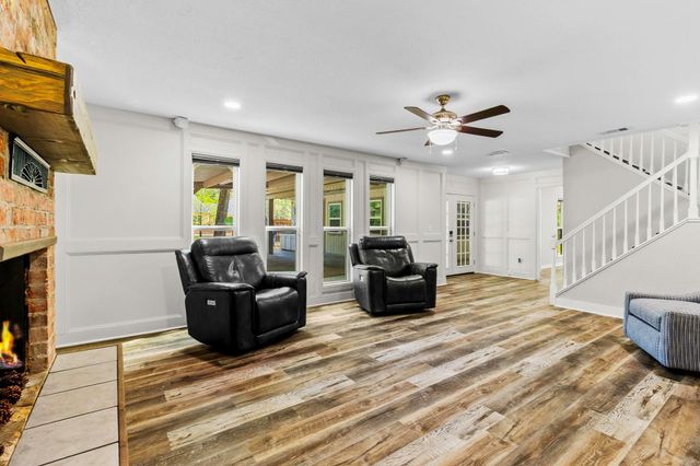 21 Red Oak Circle, Point Blank, TX 77364