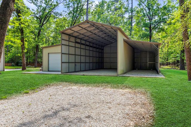 21 Red Oak Circle, Point Blank, TX 77364