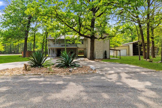 21 Red Oak Circle, Point Blank, TX 77364