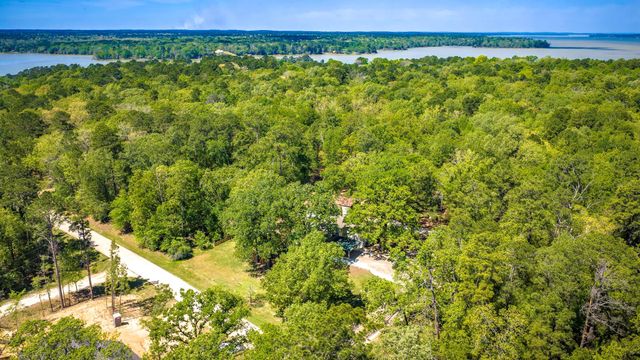 21 Red Oak Circle, Point Blank, TX 77364