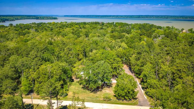 21 Red Oak Circle, Point Blank, TX 77364