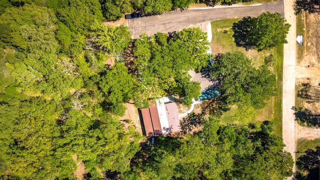 21 Red Oak Circle, Point Blank, TX 77364