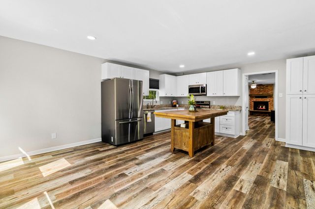 21 Red Oak Circle, Point Blank, TX 77364