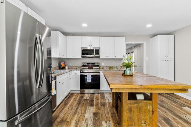 21 Red Oak Circle, Point Blank, TX 77364