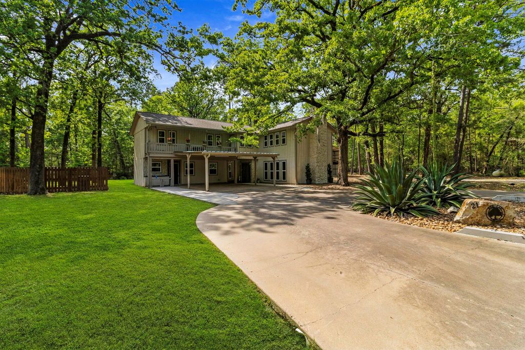 21 Red Oak Circle, Point Blank, TX 77364