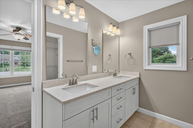 69914 Roy Drive, Edwardsburg, MI 49112