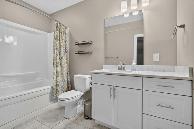 69914 Roy Drive, Edwardsburg, MI 49112