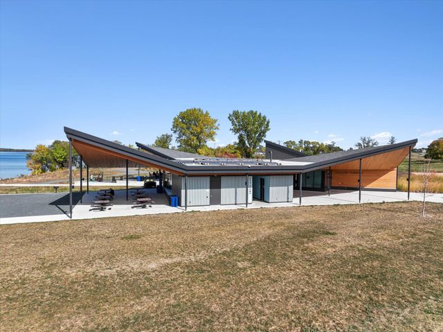 528 Goldenrod Trail, Waconia, MN 55387