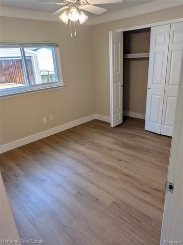 30760 Palmer Boulevard, Madison Heights, MI 48071
