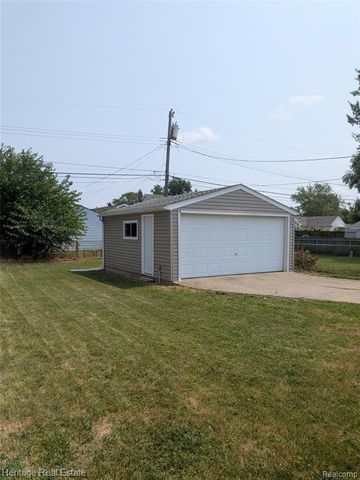 30760 Palmer Boulevard, Madison Heights, MI 48071